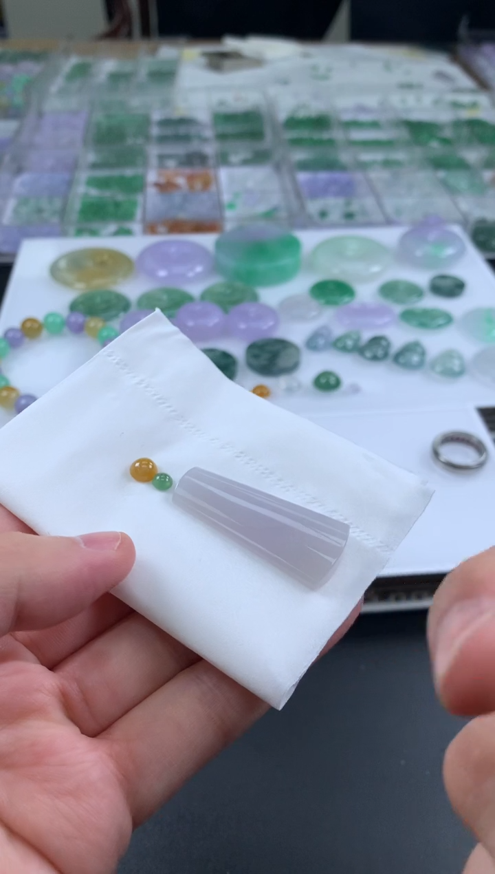 【闪购商品】定制翡翠未镶嵌翡翠