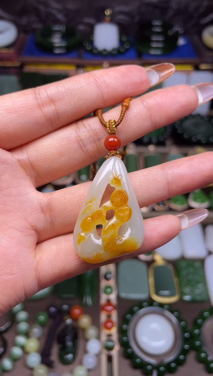 颈饰未镶嵌和田玉挂件