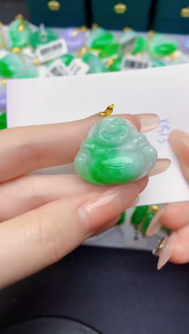 颈饰18K金镶嵌翡翠缅甸天然翡翠A货