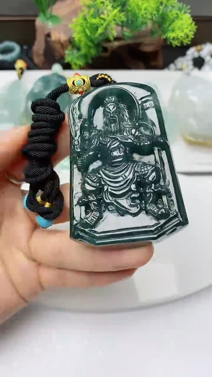 【闪购商品】翡翠颈饰未镶嵌         