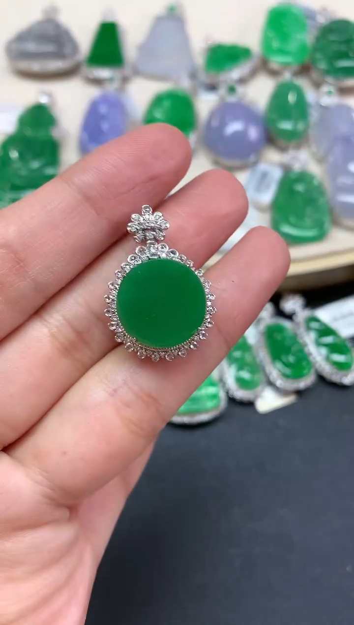 【闪购商品】翡翠吊坠(不含链)18K金镶嵌Q187|15800