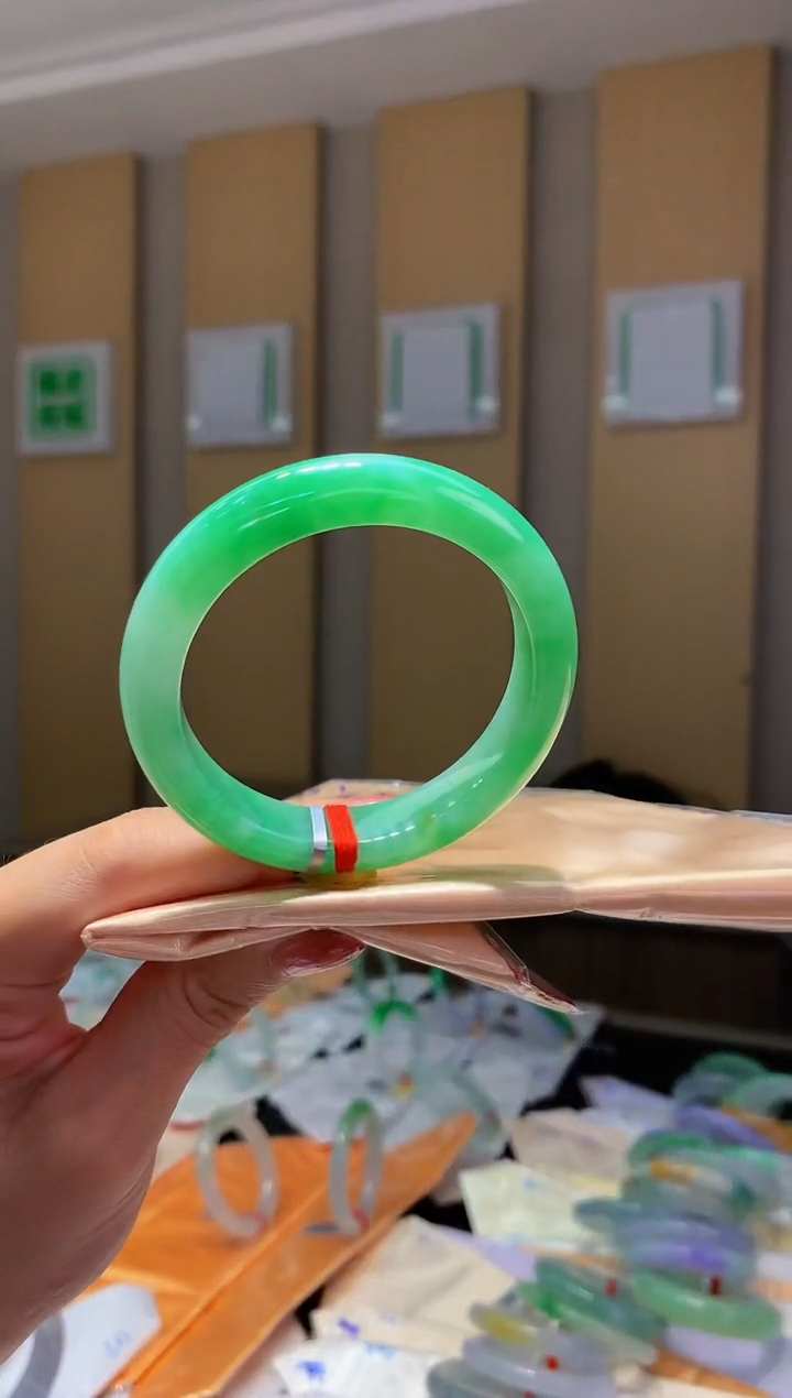 未镶嵌手镯翡翠-C61 圈口52.1 全款10万 定金2万