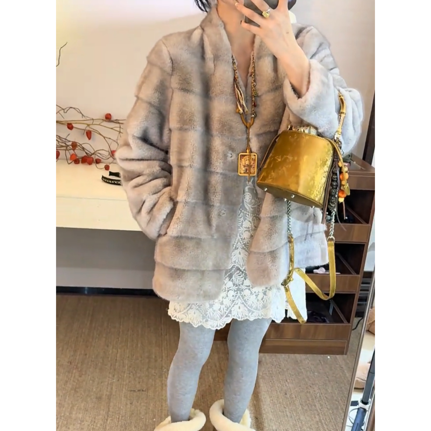 李豆儿 小众定制款  横排长款 黑色 环保毛平替外套