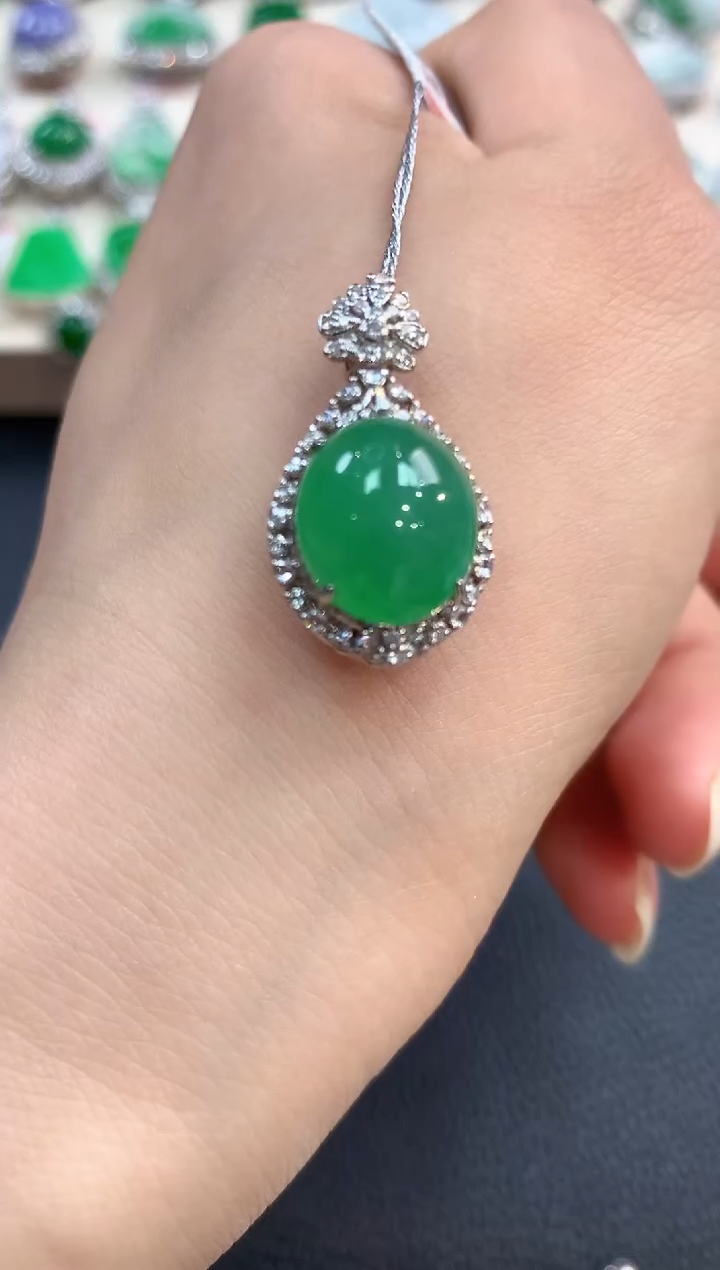 【闪购商品】翡翠吊坠(不含链)18K金镶嵌b110       