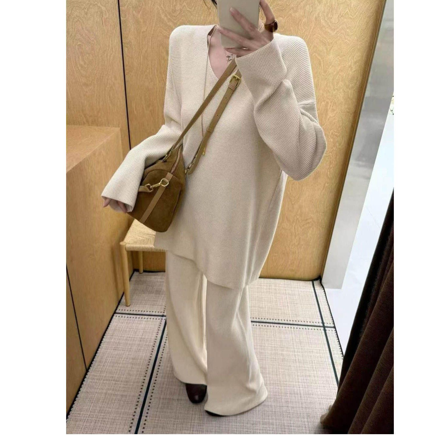 轻熟风慵懒风时尚套装休闲显瘦秋冬减龄百搭V领毛衣裤子两件套女