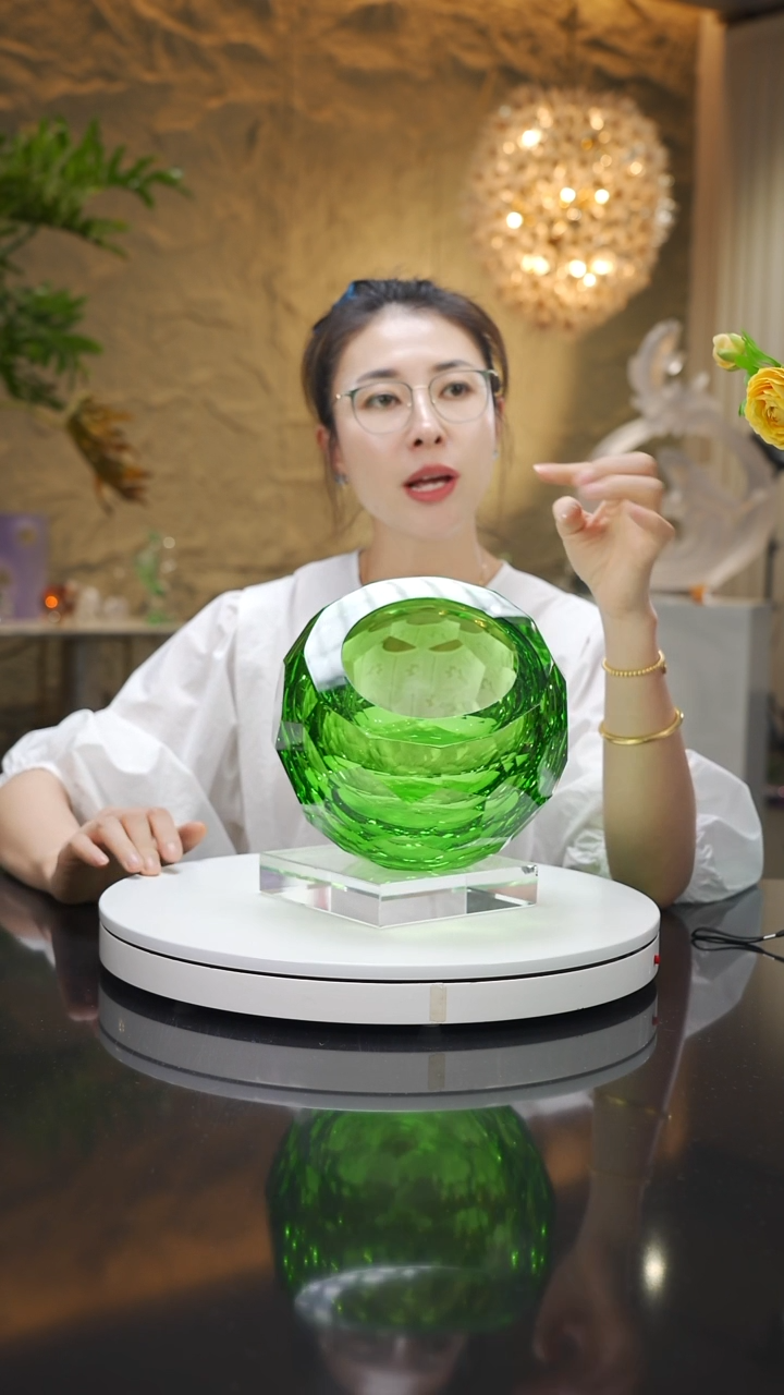 瓷片福利绿色切面果碗