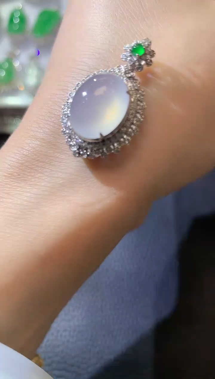 【闪购商品】翡翠吊坠(不含链)18K金镶嵌A26