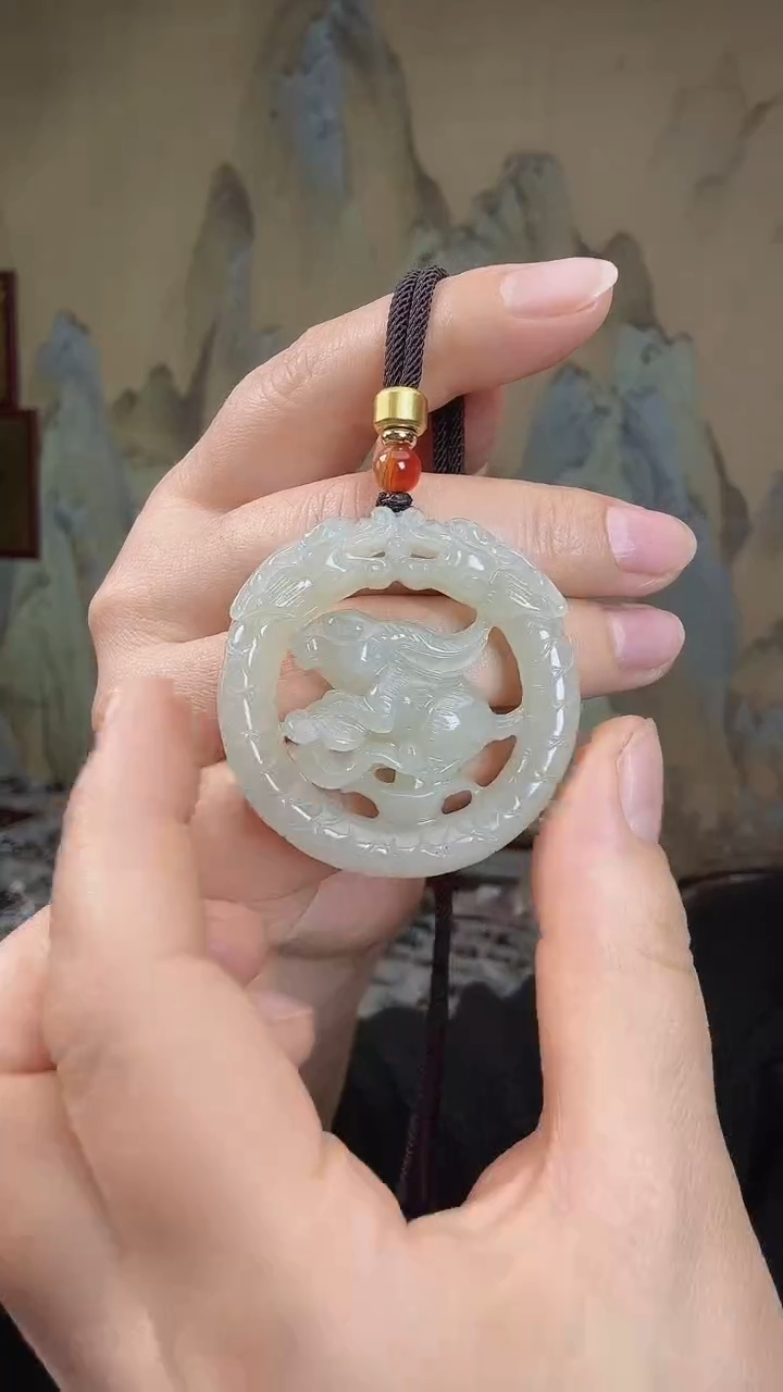 颈饰未镶嵌和田玉.