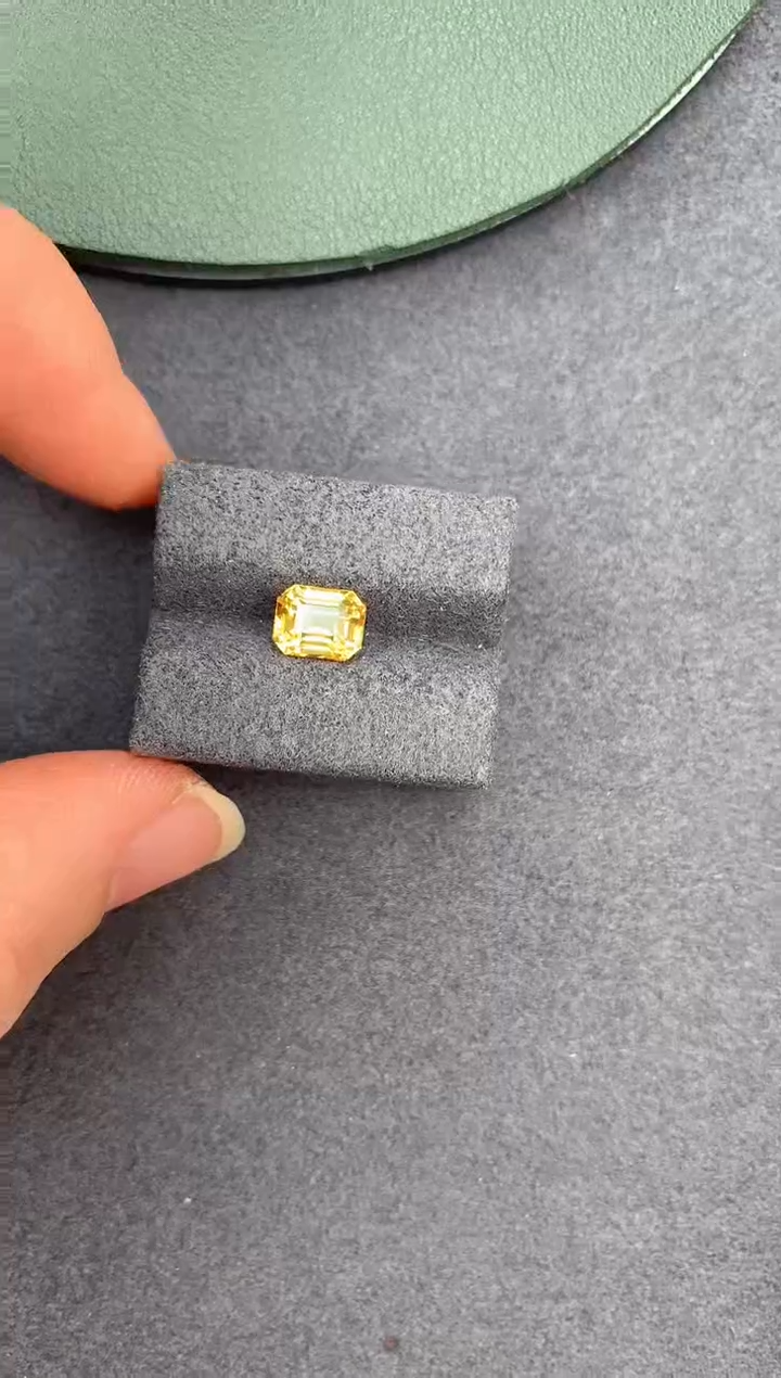 【闪购商品】彩色蓝宝石裸石未镶嵌2ct黄蓝宝