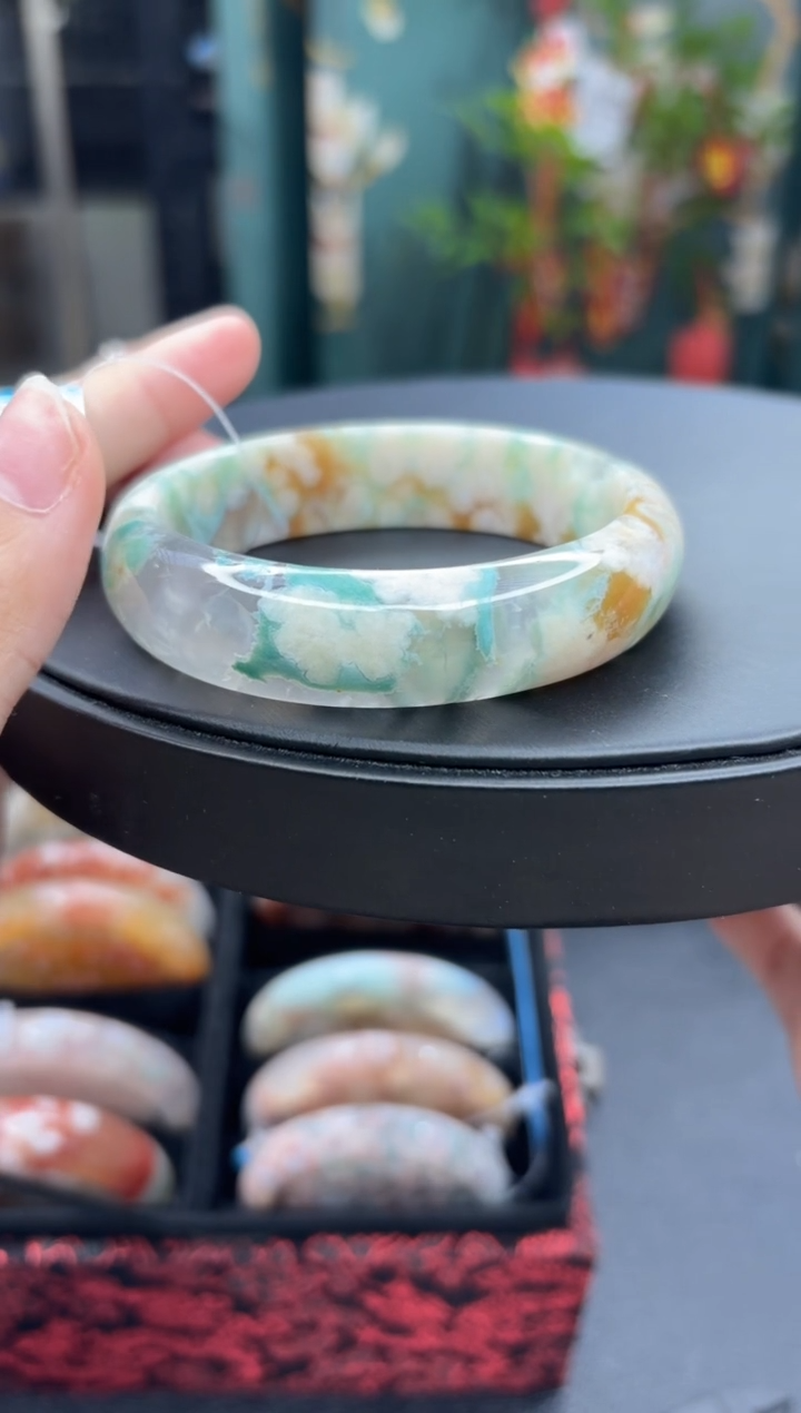 【闪购商品】石英质玉手镯未镶嵌115（59圈）