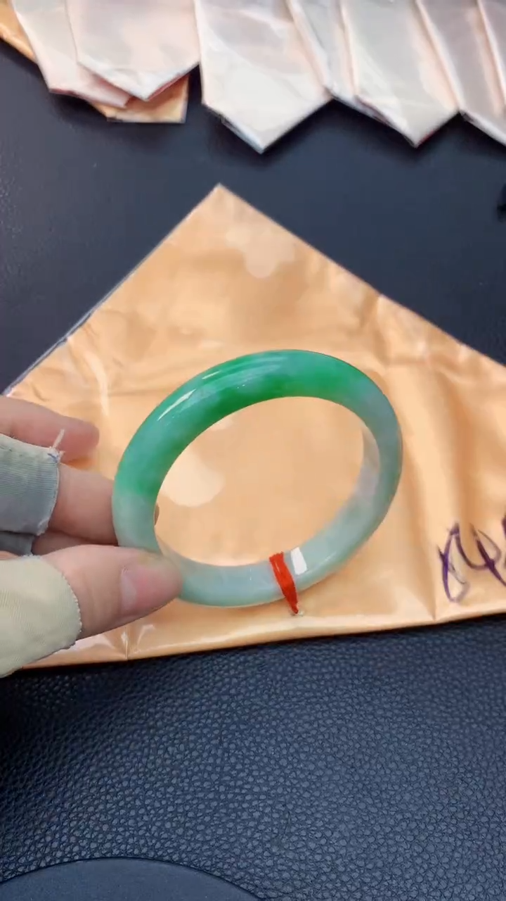 未镶嵌手镯翡翠0768917378