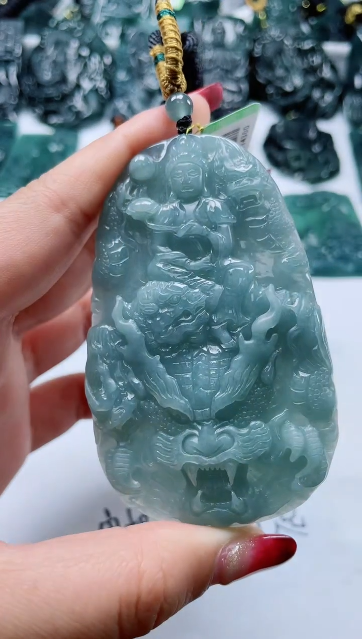 【闪购商品】翡翠颈饰未镶嵌          