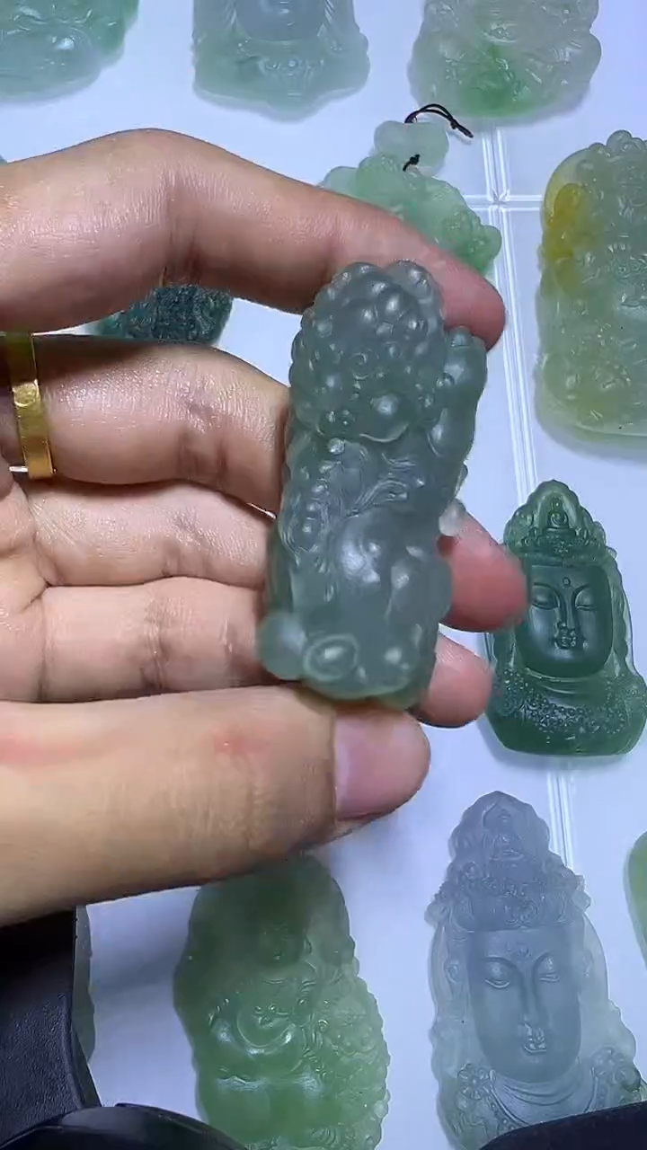 【闪购商品】定制翡翠未镶嵌貔貅