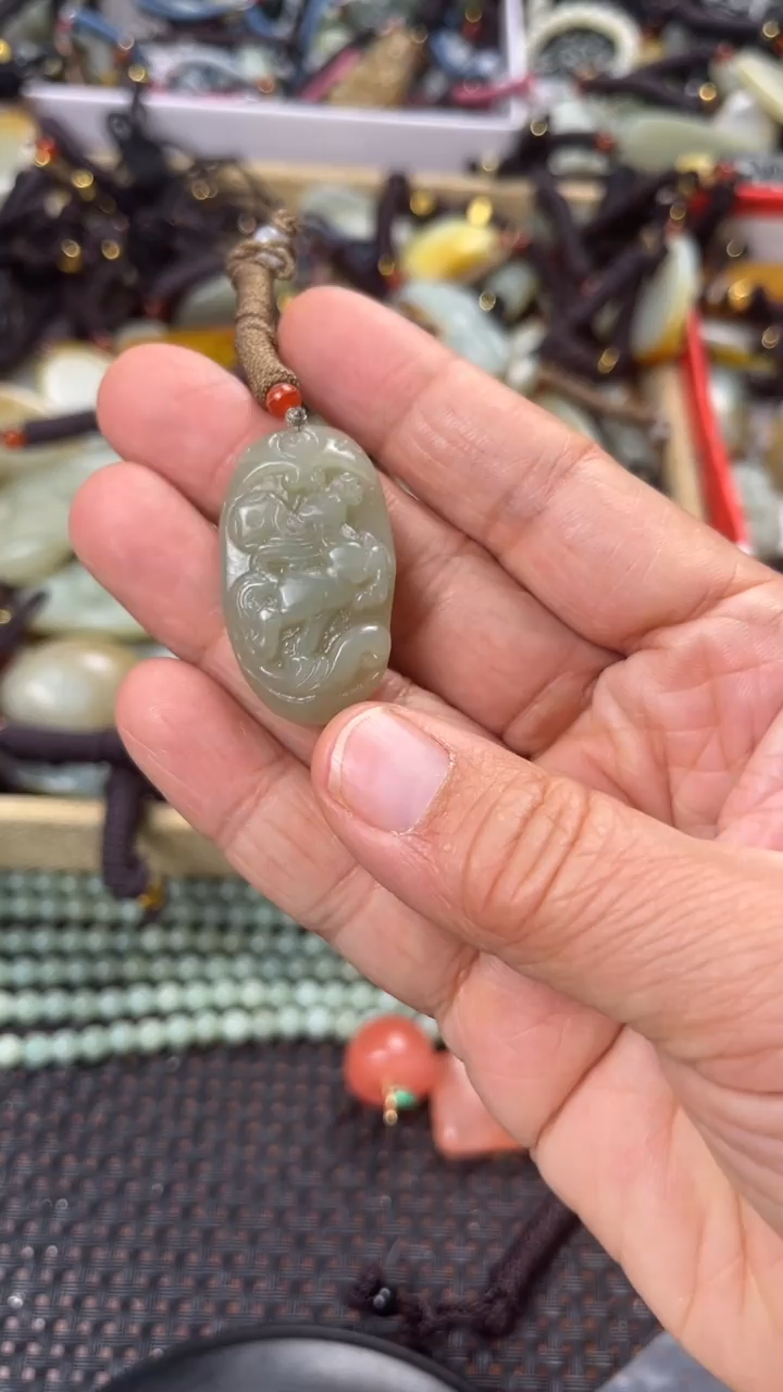 【闪购商品】和田玉颈饰未镶嵌多样性发货没有证书拍一发一有瑕