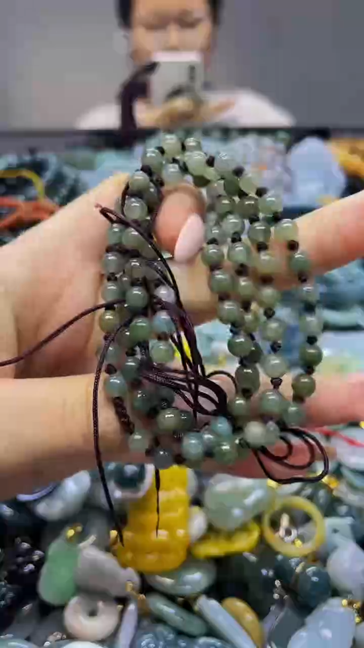 翡翠未镶嵌颈饰5MM/P/翡翠A货,1件也是批发价