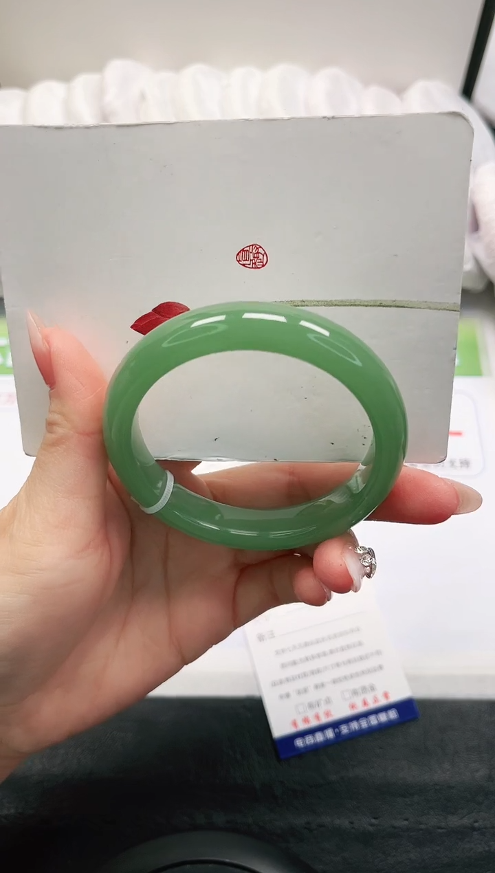 【闪购商品】石英质玉手镯未镶嵌40-59