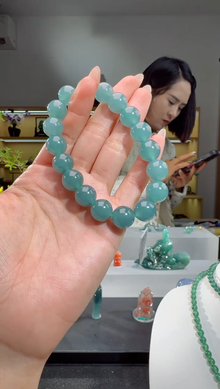 未镶嵌手串翡翠手串（多样性发其一）