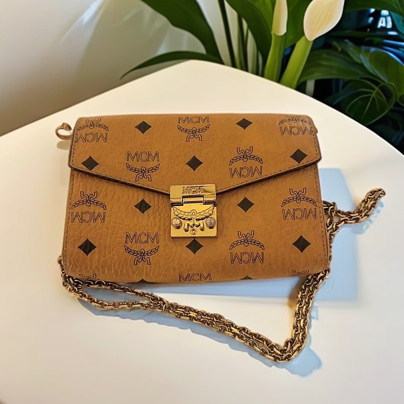 95新 MCM 干邑色信封包 1044 3864