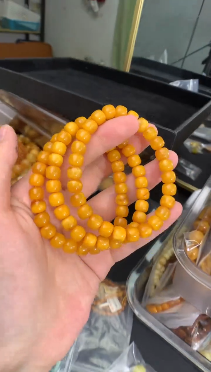 蜜蜡未镶嵌珠宝奇石多样性发一件