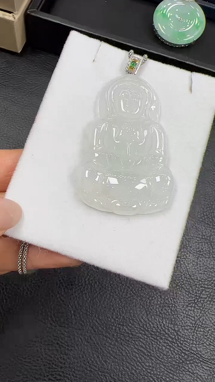 【闪购商品】翡翠挂件18K金镶嵌观音不含链