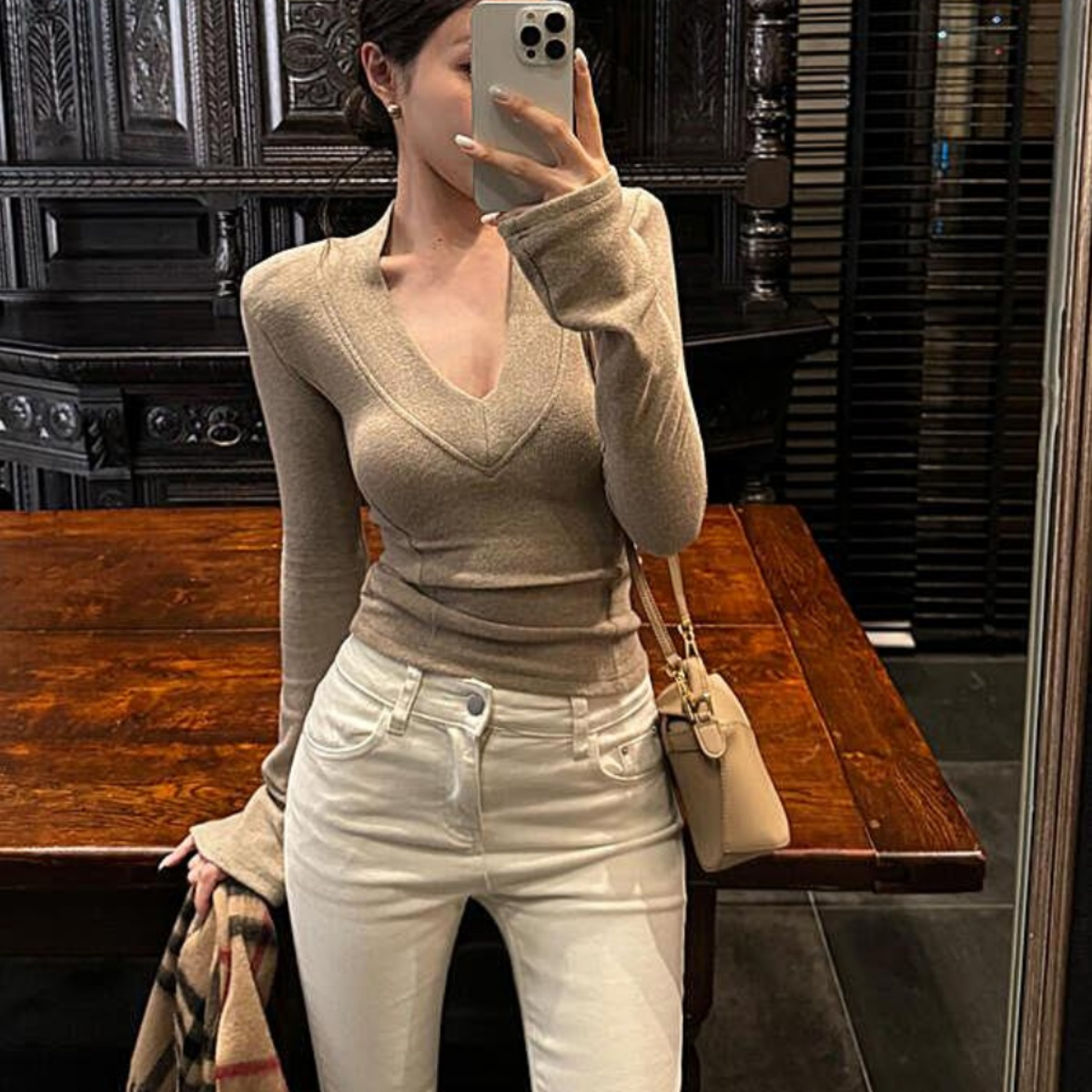 【现货24H+破价浮力】美式辣妹修身百搭长袖t恤V领女内搭打底上衣女