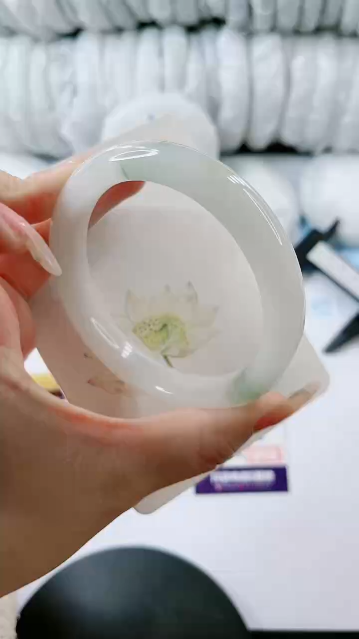 【闪购商品】石英质玉手镯未镶嵌多样性发货V498