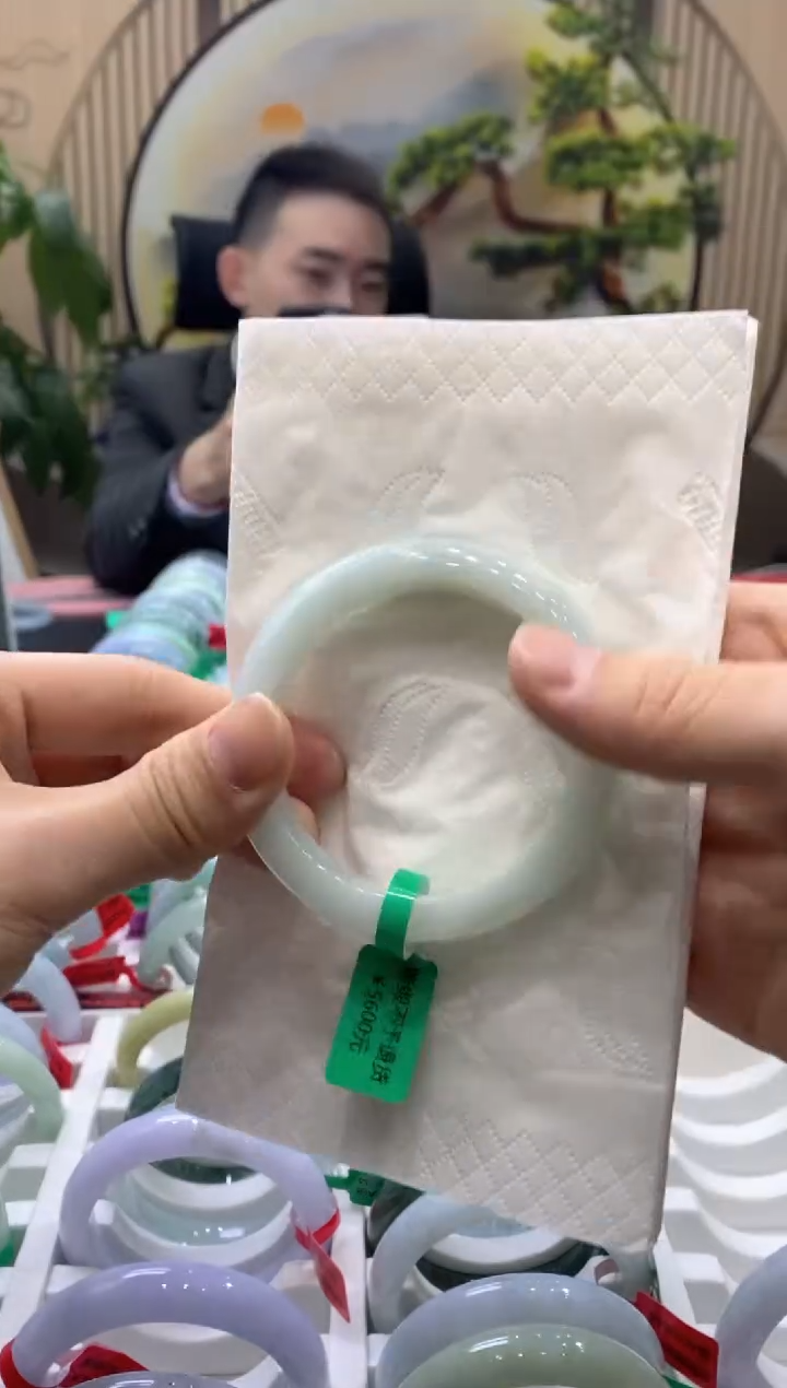 【闪购商品】翡翠手镯未镶嵌0000015546