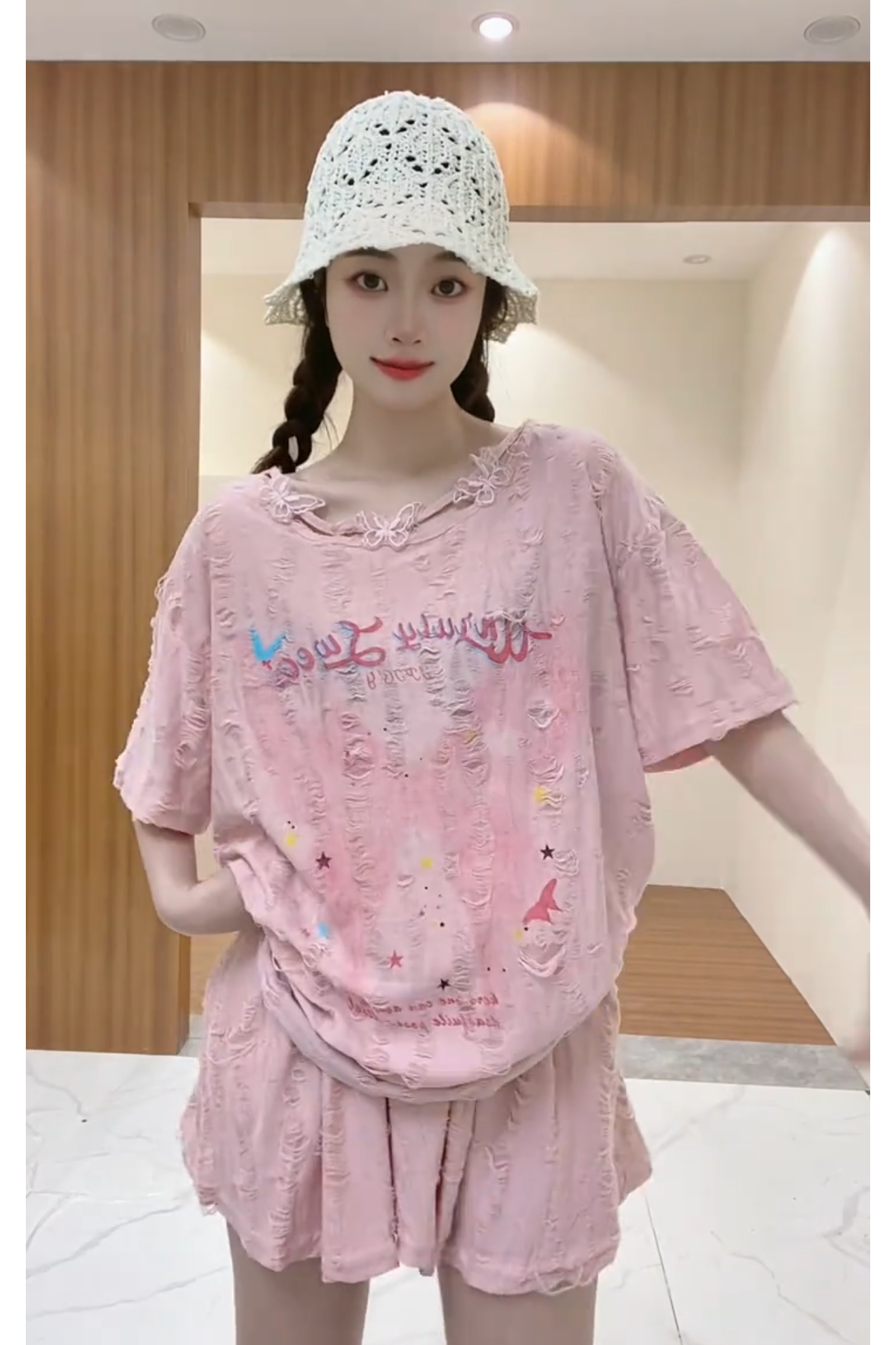 Cherryjar【25396】立体蝴蝶刺绣蝴蝶字母印花短袖套装减龄