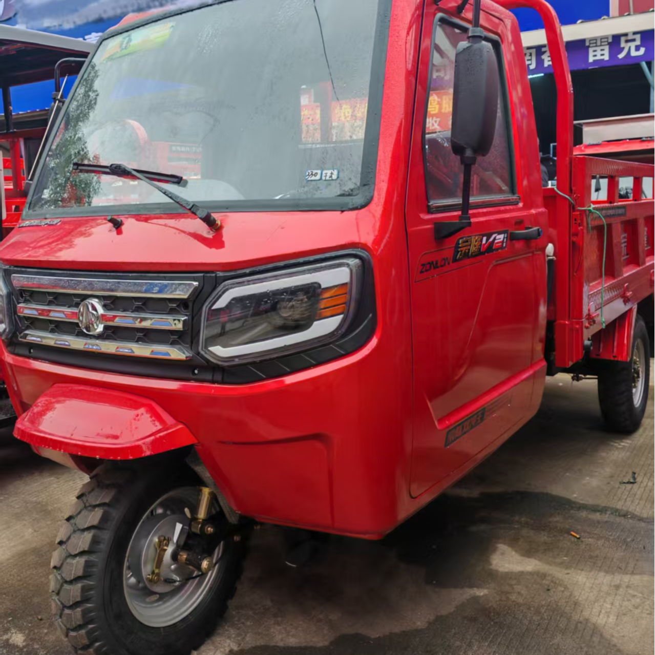 电动加厚长跑载重王三轮车 1.8×1.3后斗搭配1.3米宽驾驶室