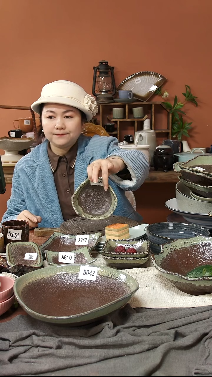 陶瓷A955陶瓷复古窑变釉三角碗一个微瑕12.5*5