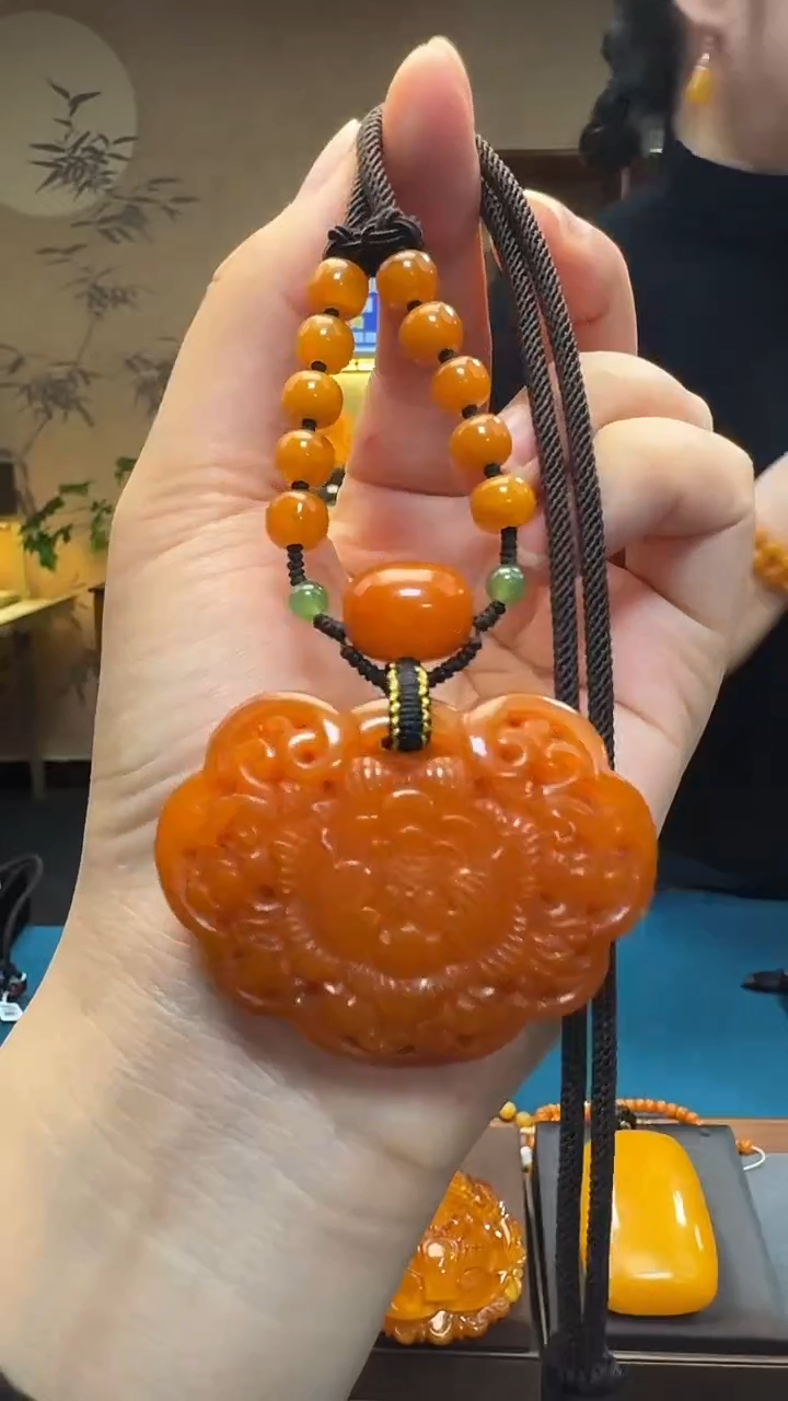 琥珀吊坠(不含链)未镶嵌天然保真蜜蜡牡丹花套装（送绳子）