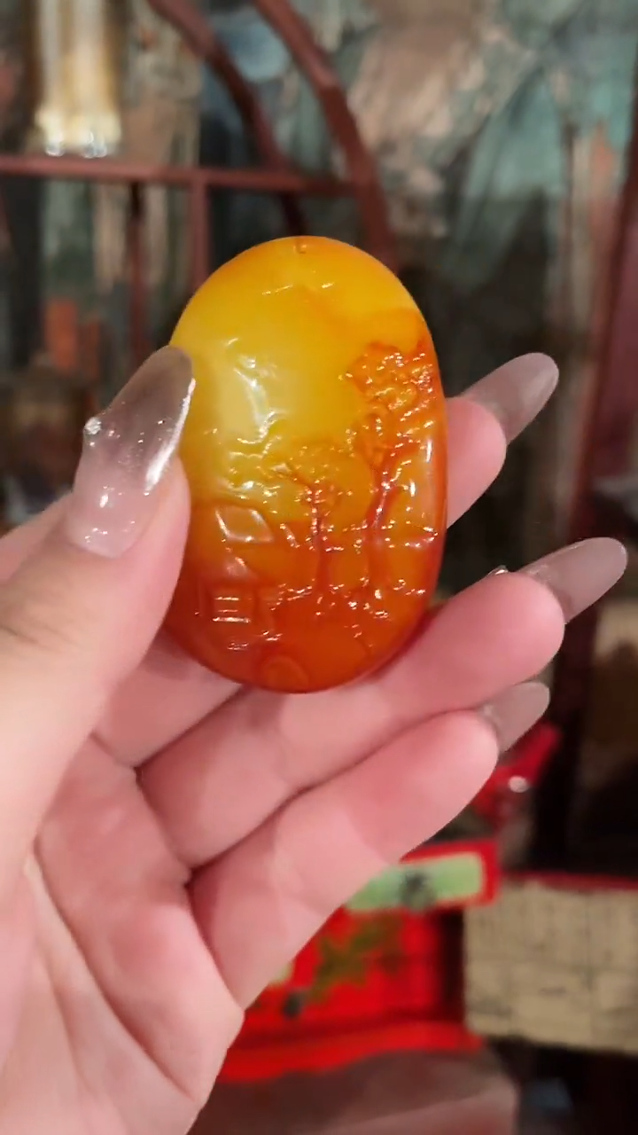 未镶嵌颈饰蜜蜡蜜山水
