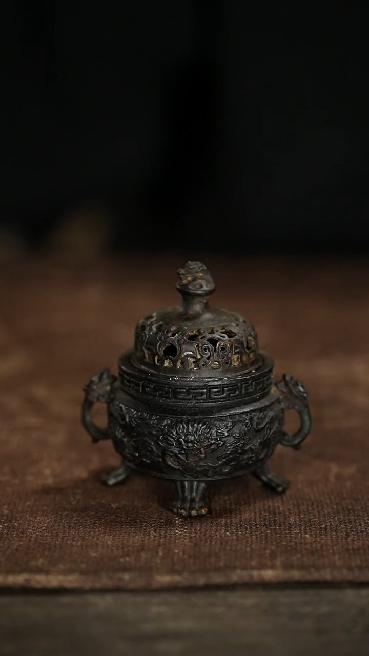 ·熏炉 高6宽6。  