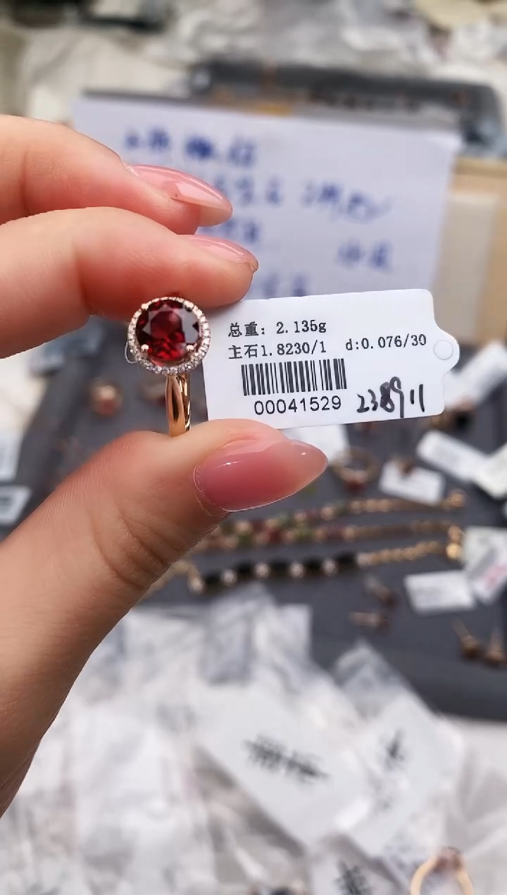 18K金镶嵌戒指石榴石-专柜-15