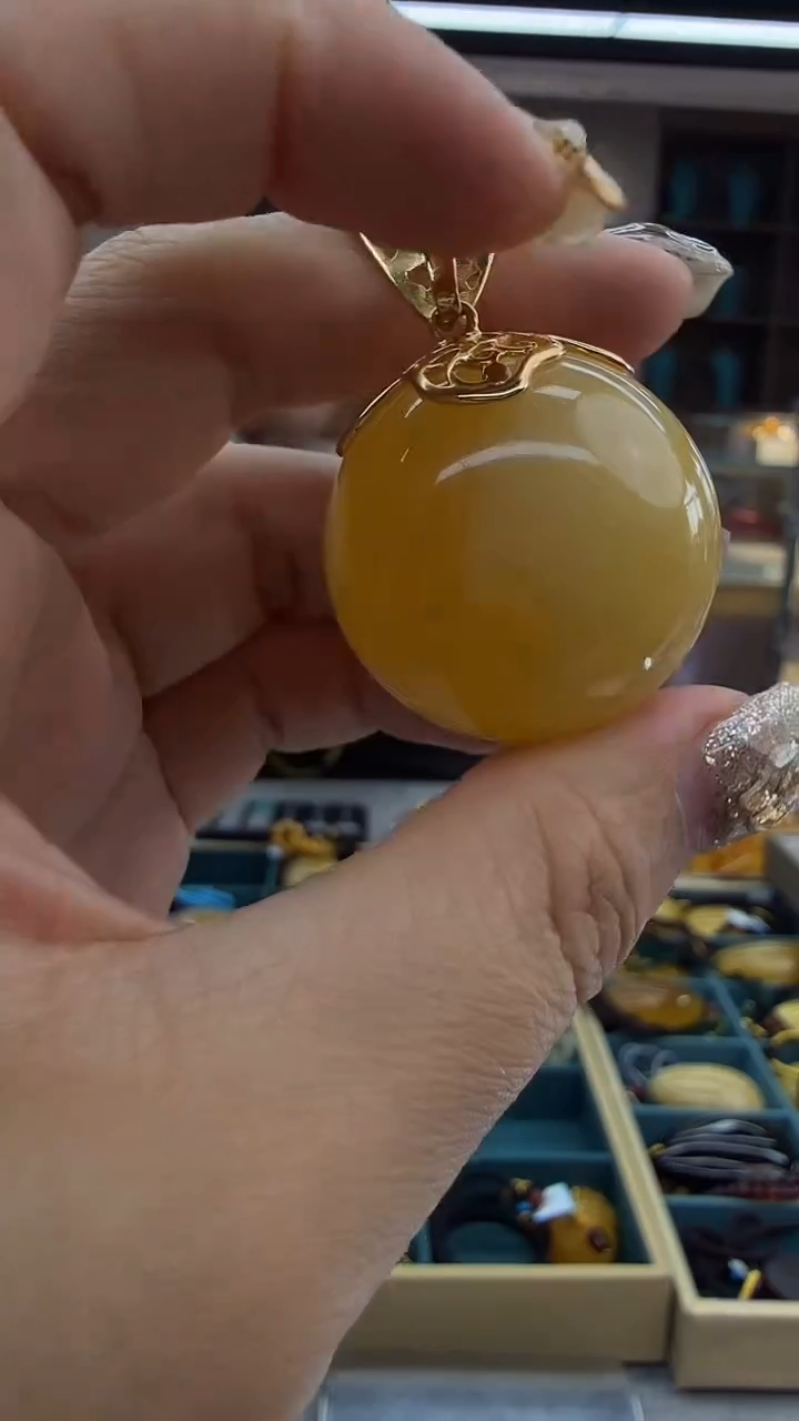 琥珀颈饰未镶嵌151秒拍号 假一罚三 