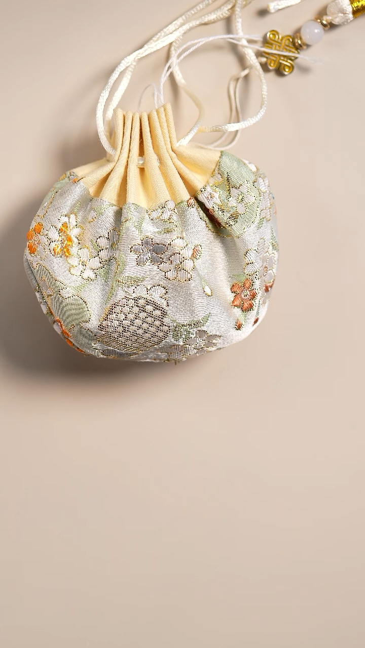 沉香沉香碎屑勾丝香包车挂包挂 多样性发一