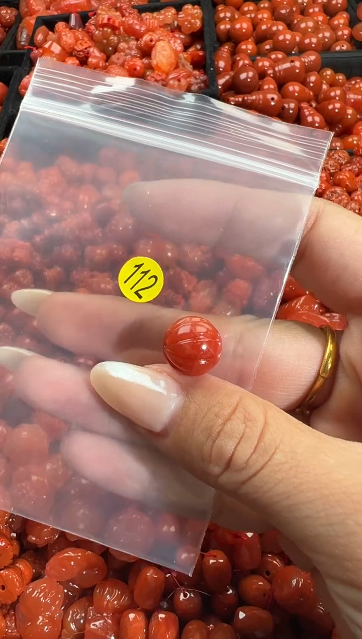 颈饰未镶嵌南红玛瑙1