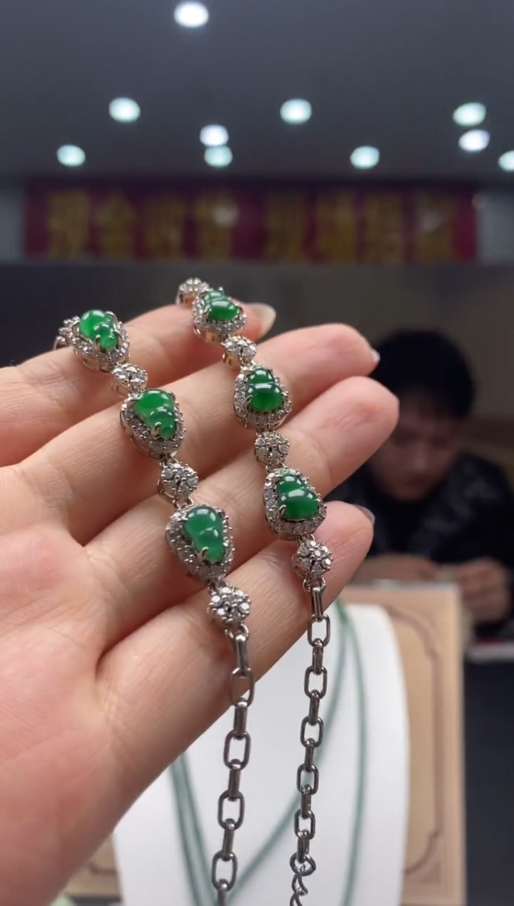 【闪购商品】翡翠手链未镶嵌多样性发货【只发一件】*q8