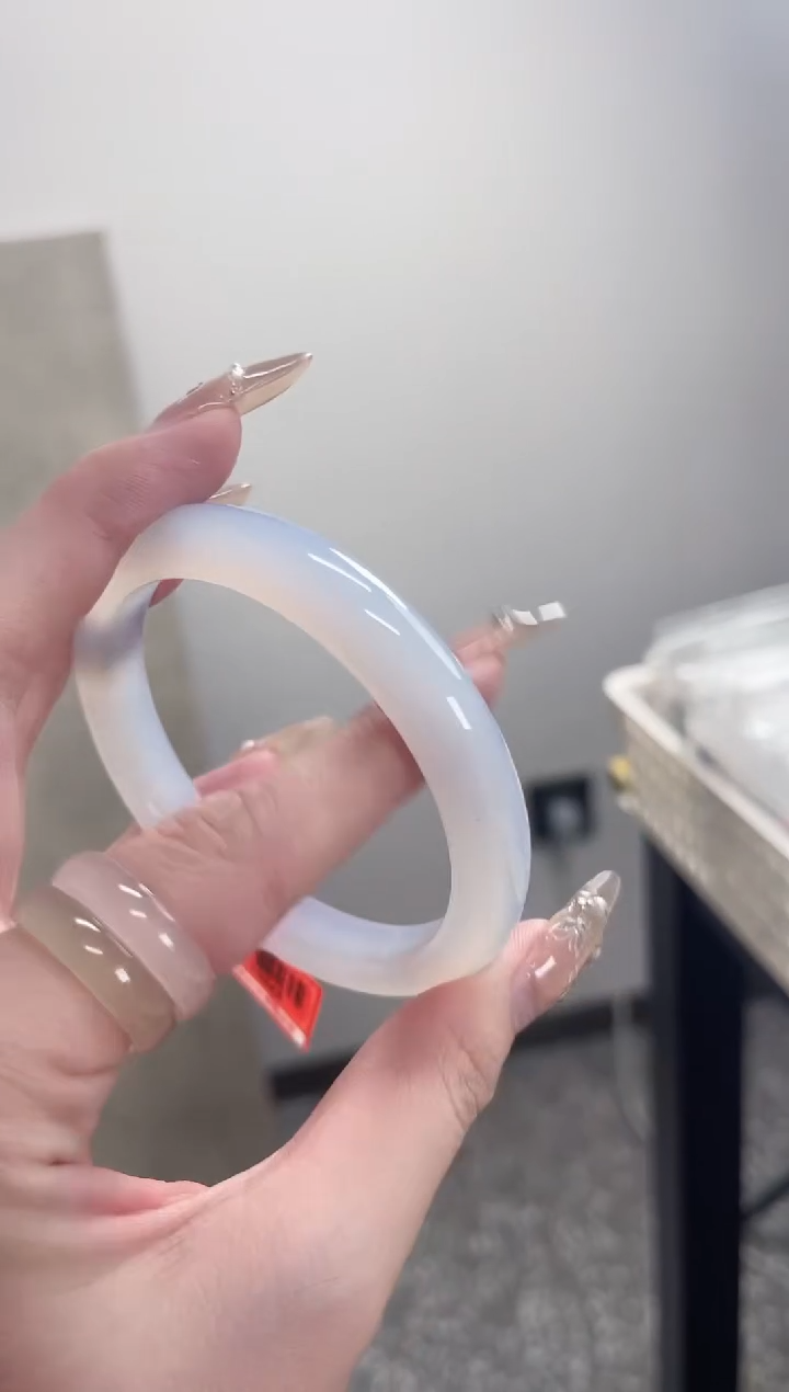 【闪购商品】玛瑙/玉髓手镯未镶嵌60-61圈 需要包容