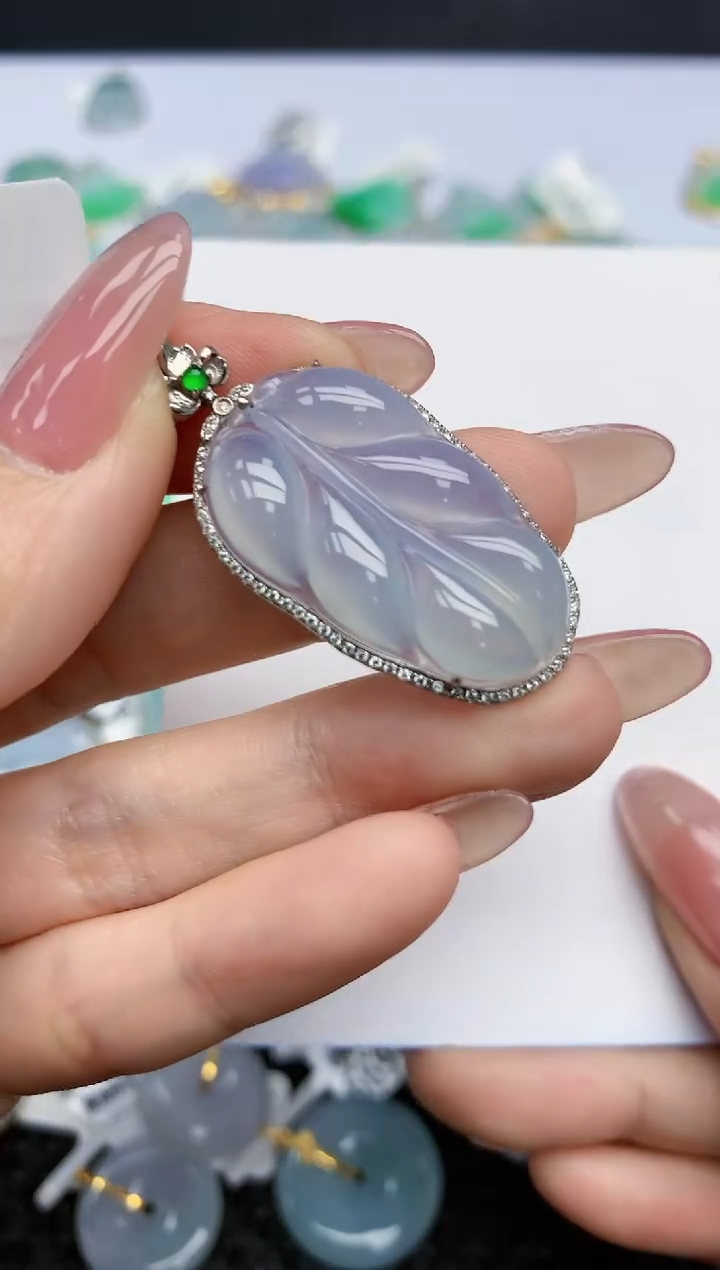 【闪购商品】翡翠挂件18K金镶嵌天然翡翠A货