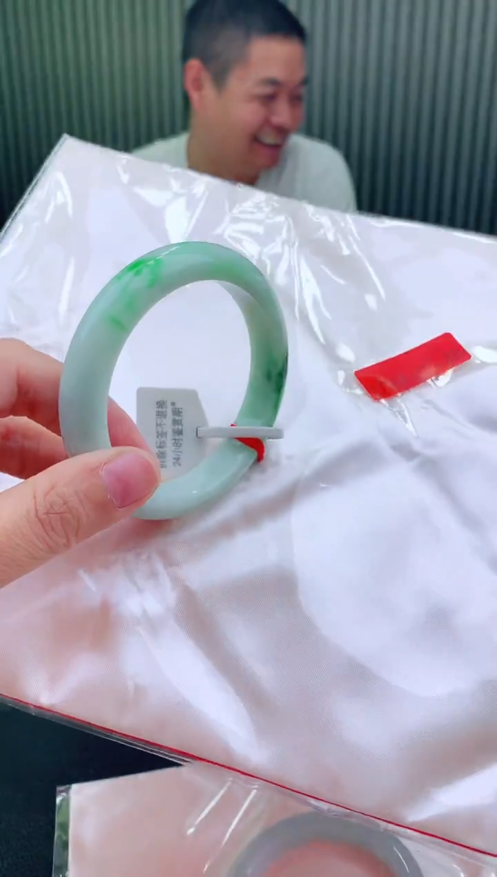 未镶嵌手镯翡翠56