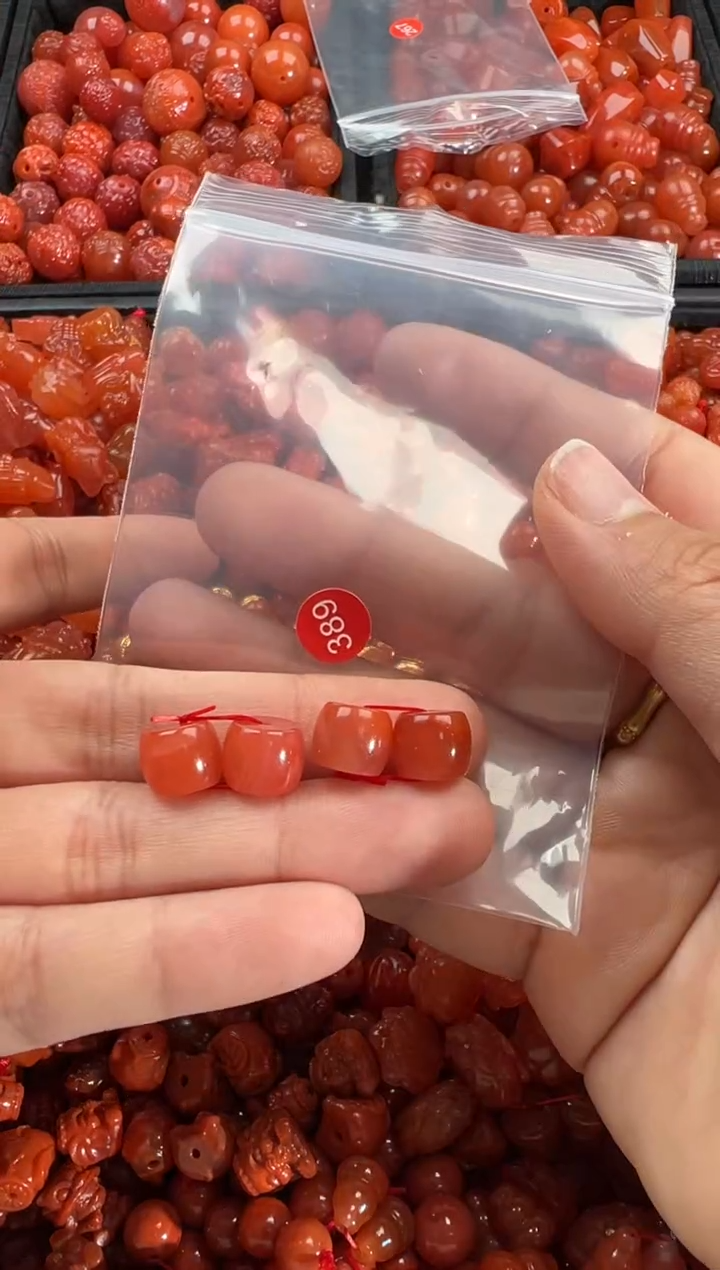 【闪购商品】南红玛瑙颈饰未镶嵌1