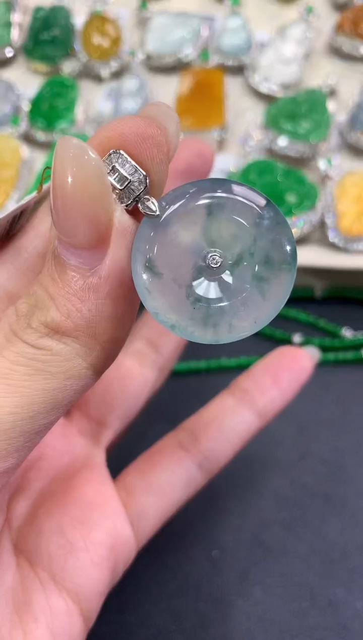 【闪购商品】翡翠吊坠(不含链)18K金镶嵌q180      