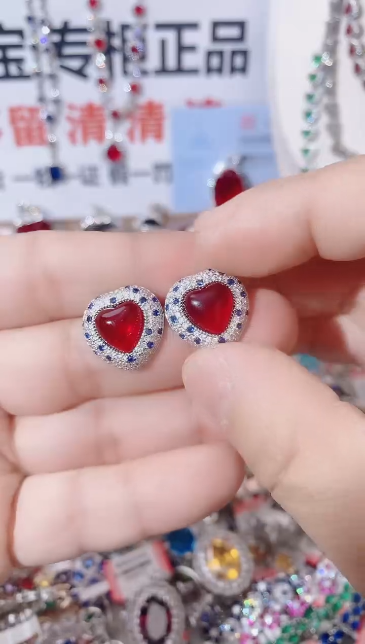 未镶嵌耳饰红宝石  