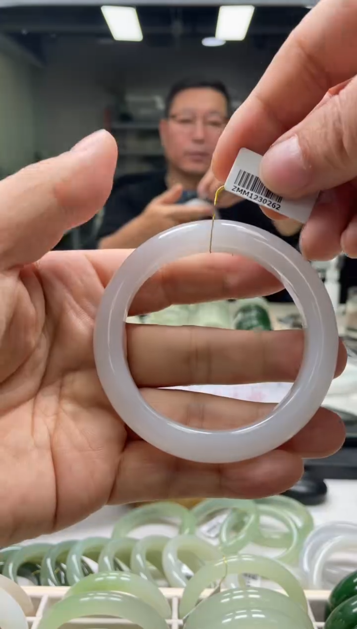 【闪购商品】和田玉手镯未镶嵌编码 0262圈口59-60