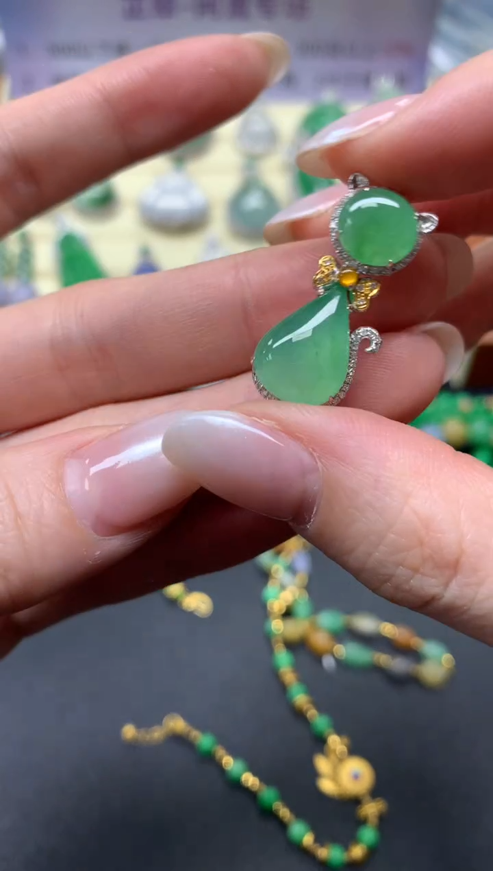 【闪购商品】翡翠吊坠(不含链)18K金镶嵌吊坠|4000+400