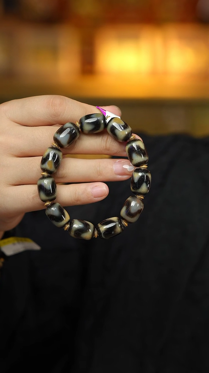 未镶嵌颈饰玛瑙/玉髓（覆膜）牙牙手串