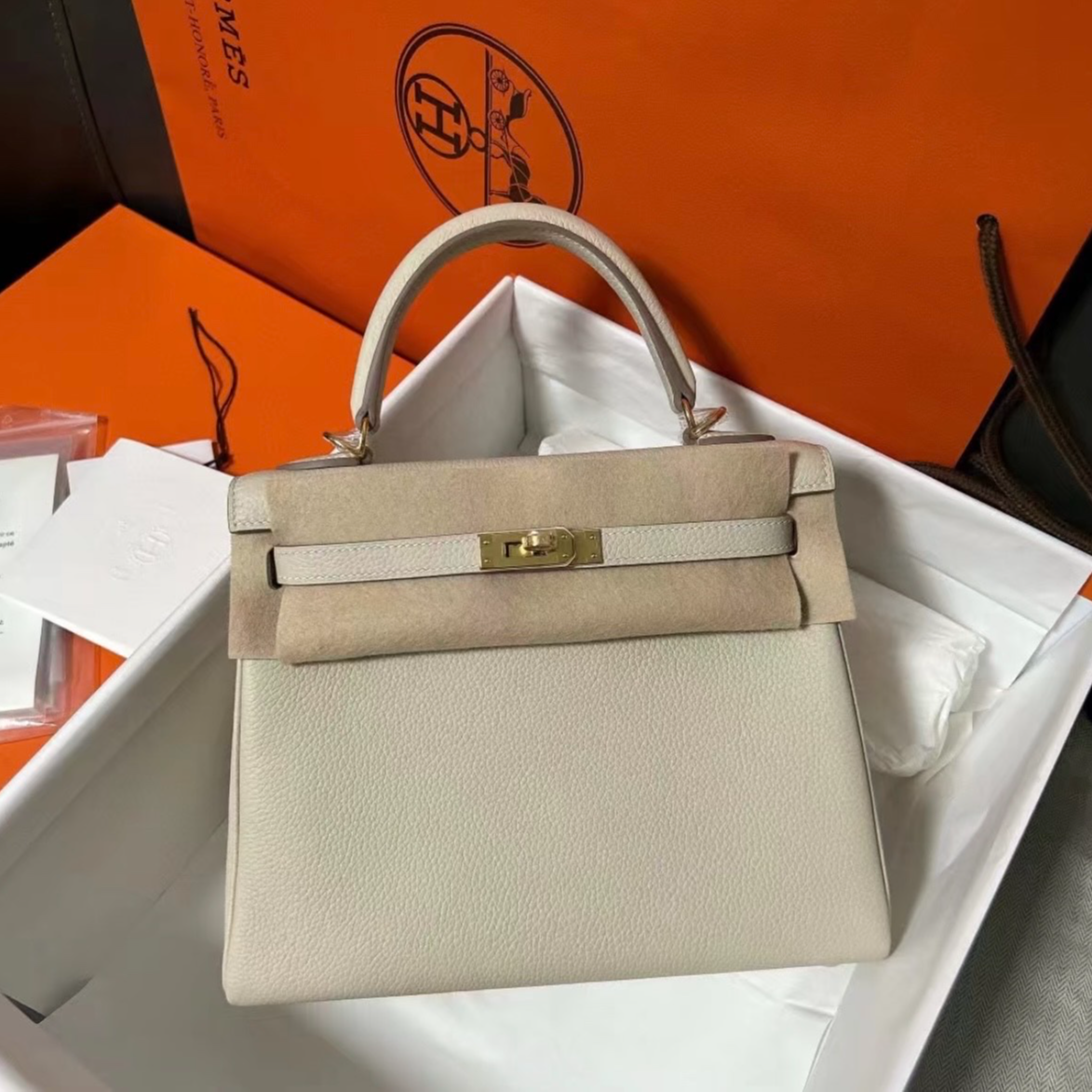 99新 Hermes/爱马仕 珊珊活动 Kelly 28 奶昔白 Togo皮 Y刻金扣包
