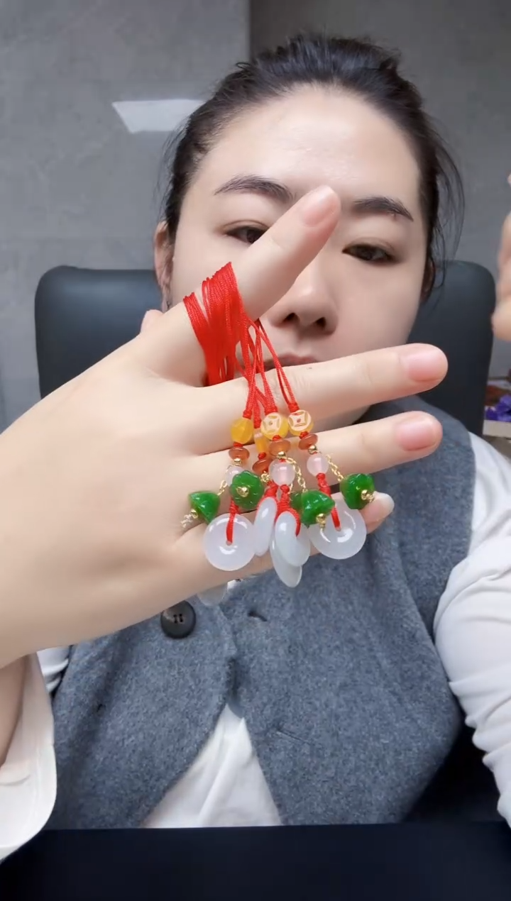 颈饰未镶嵌翡翠翡翠平安扣2号手机挂红绳多样性发货