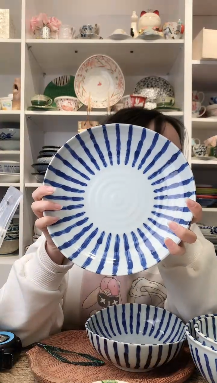 陶瓷浓十草三角80盘22.5cm